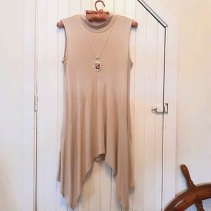 2/$25 ๐ธ xl Beige Tunic